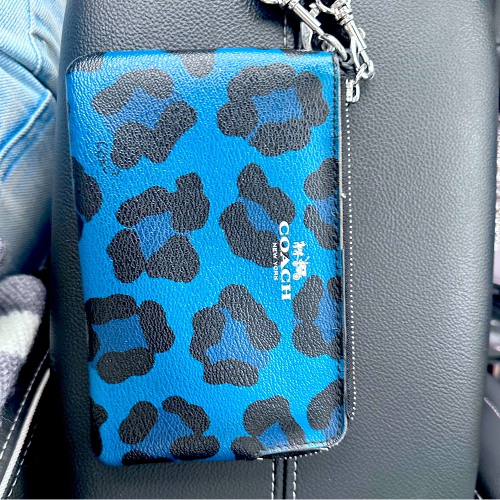 Coach wristlet. Excellent condition